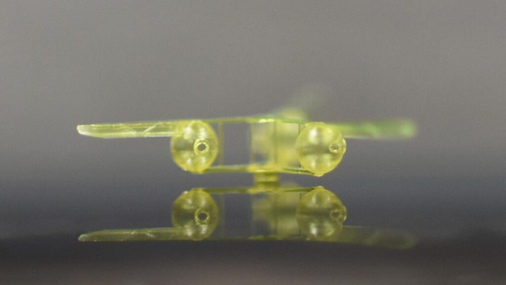 Scientists build tiny robots without motors that can fly using sound waves alone Scientists build tiny robots without motors that can fly using sound waves alone