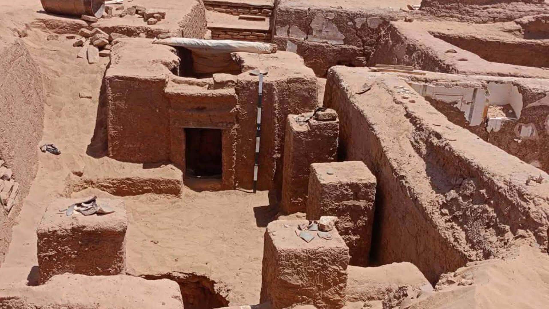‘Listen, father!’: 1,700-year-old tomb discovered in Egypt contains a poem in ancient Greek and spells to protect the dead ‘Listen, father!’: 1,700-year-old tomb discovered in Egypt contains a poem in ancient Greek and spells to protect the dead