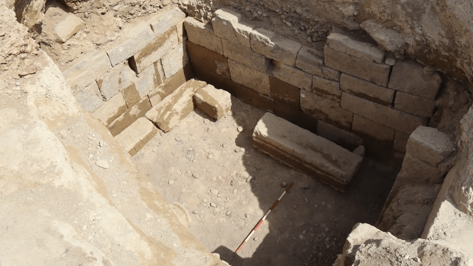 Ancient Etruscan ‘tomb of the very highest rank’ discovered north of Rome, and it contains weapons, jewelry and a rare pair of women’s shoes Ancient Etruscan ‘tomb of the very highest rank’ discovered north of Rome, and it contains weapons, jewelry and a rare pair of women’s shoes