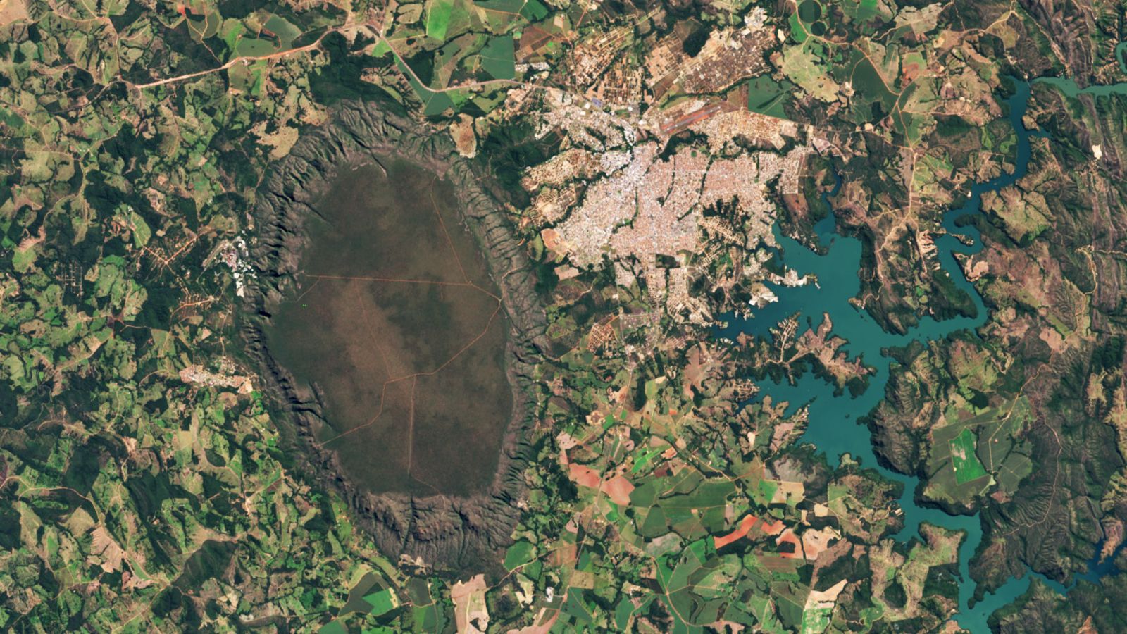Towering ‘sponge’ dome in Brazil is the secret source of nearby hot springs — Earth from space Towering ‘sponge’ dome in Brazil is the secret source of nearby hot springs — Earth from space