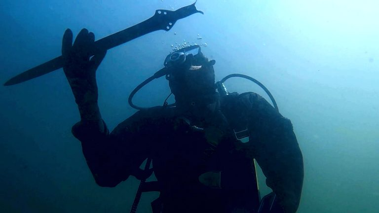 Bronze Age sword discovered in an Italian lake is still sharp after 3,300 years Bronze Age sword discovered in an Italian lake is still sharp after 3,300 years